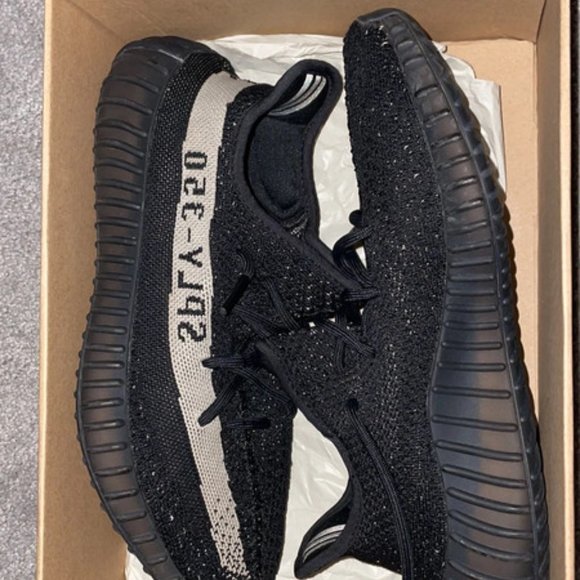 Yeezy 350 Oreo v2 main image 5